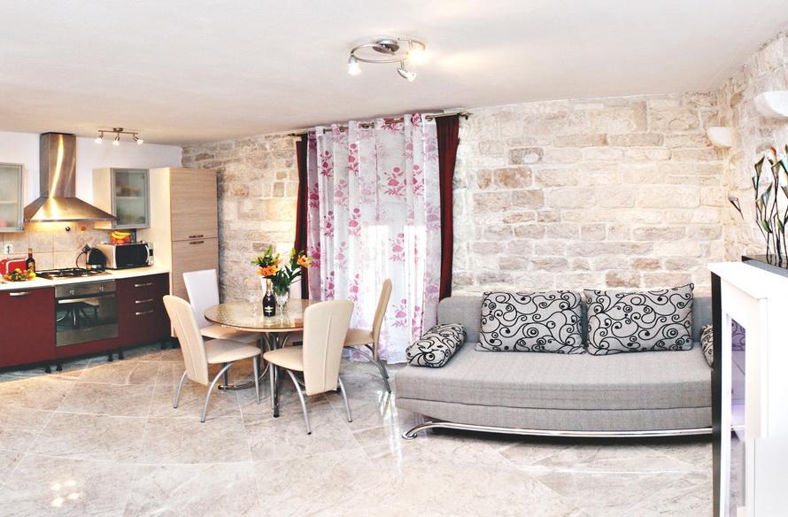Apartment Romic Omiš Exterior foto