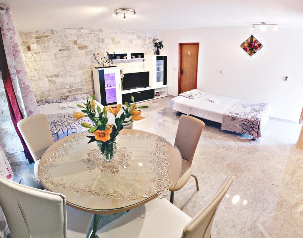 Apartment Romic Omiš Exterior foto