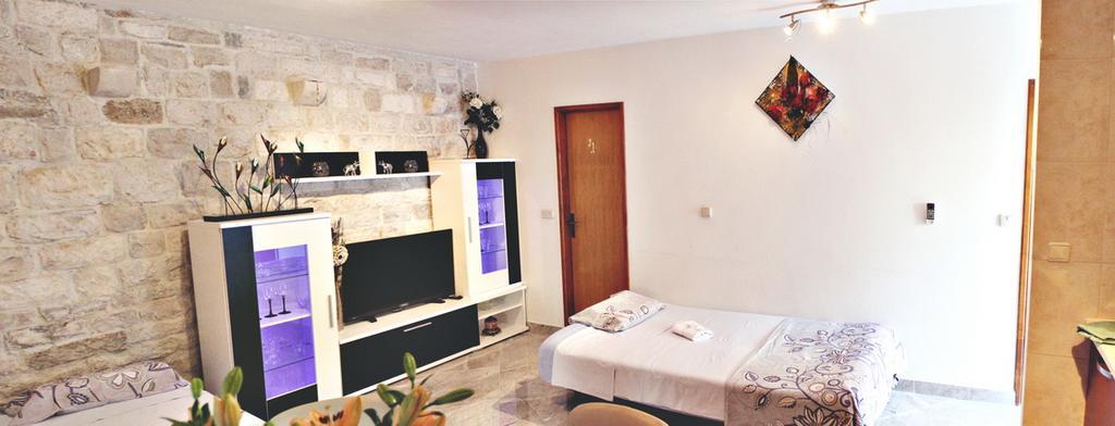 Apartment Romic Omiš Exterior foto