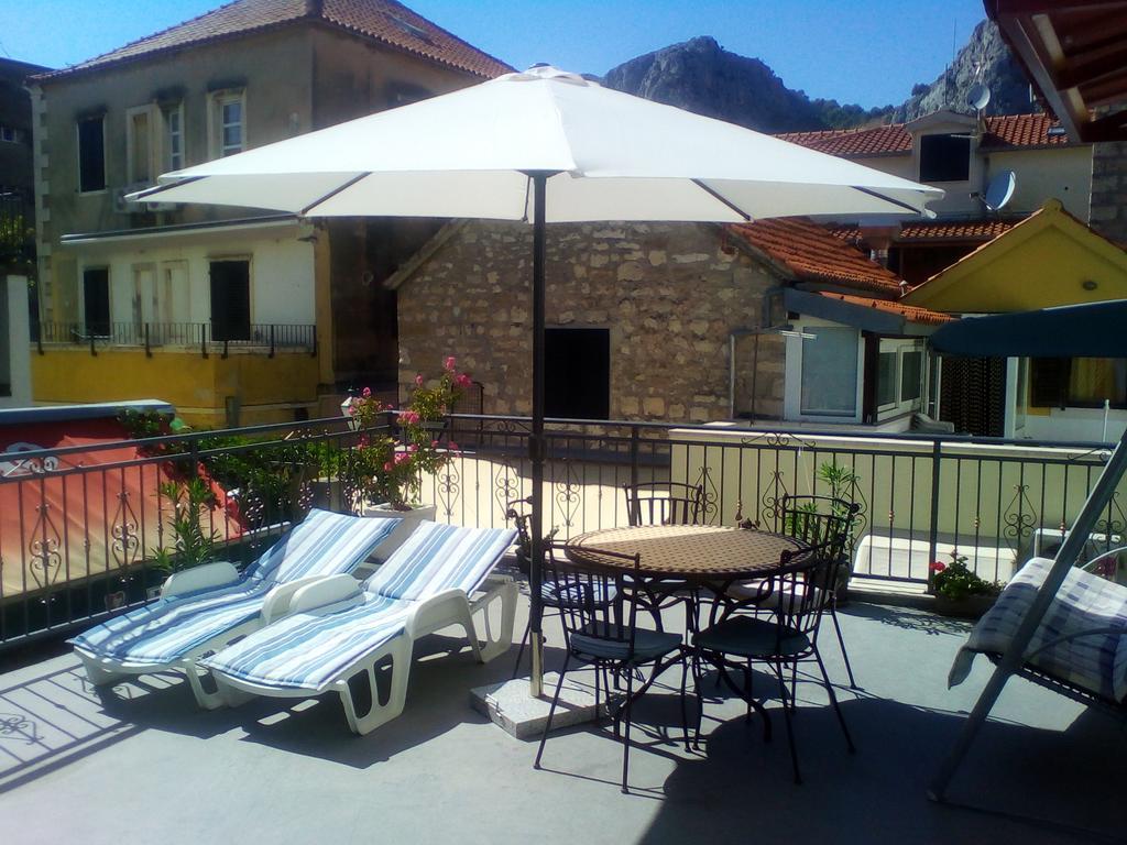 Apartment Romic Omiš Exterior foto