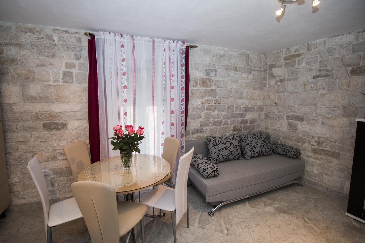 Apartment Romic Omiš Exterior foto